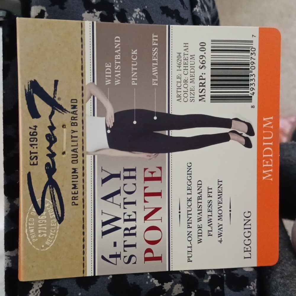 Seven7 Animal Print 4 way stretch Ponte pull-on pintuck legging NWT medium